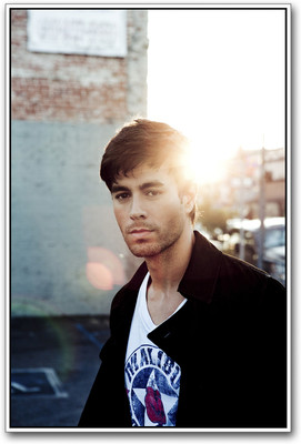 

Enrique Photographic Paper(18 inch X 12 inch)