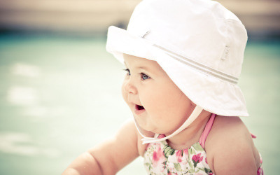 

Posterhouzz Cute Baby With Hat Photographic Paper(12 inch X 18 inch, Rolled)