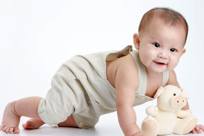 

Posterhouzz Baby's Love - Baby Crawling Paper Print(12 inch X 18 inch, Rolled)