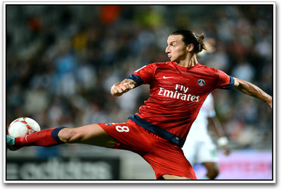 

Zlatan Ibrahimovic Football Photographic Paper(12 inch X 18 inch)