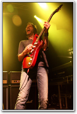 

Paul Gilbert Photographic Paper(18 inch X 12 inch)
