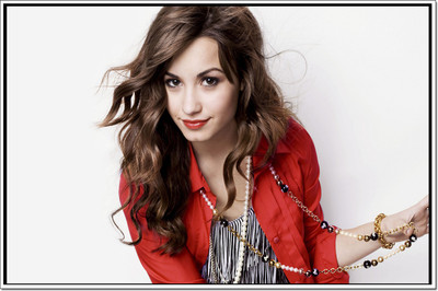 

Posterhouzz Demi Lovato Poster Paper Print(12 inch X 18 inch, Rolled)