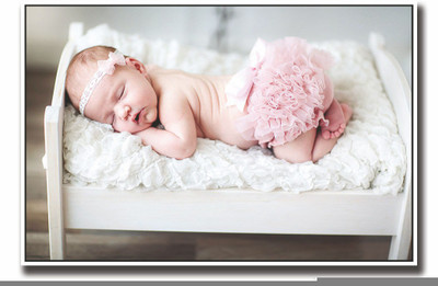 

Posterhouzz Baby sleeping on small bed Fine Art Print(12 inch X 18 inch, Rolled)