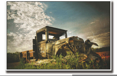 

Posterhouzz Vintage jeep in farm Fine Art Print(12 inch X 18 inch, Rolled)