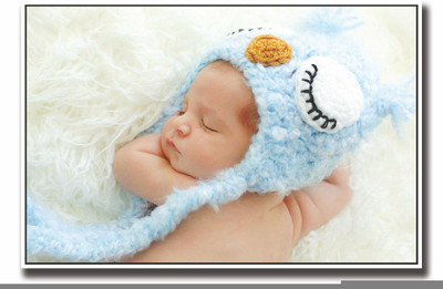 

Posterhouzz Cute newborn with blue hat Fine Art Print(12 inch X 18 inch, Rolled)