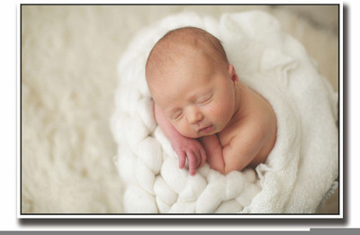 

Posterhouzz Cutely sleeping baby Fine Art Print(12 inch X 18 inch, Rolled)
