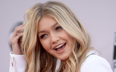 

Celebrity Gigi Hadid Models United States HD Wall Poster Paper Print(18 inch X 12 inch, Rolled)