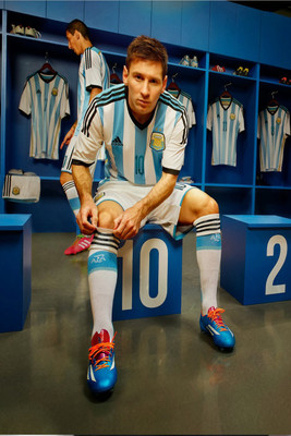 

Posterhouzz Lionel Messi Poster Paper Print(12 inch X 18 inch, Rolled)