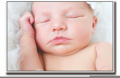 

Posterhouzz Baby face looking cute Fine Art Print(12 inch X 18 inch, Rolled)