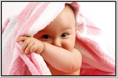 

Posterhouzz Cute Baby With Towel Poster Paper Print(12 inch X 18 inch, Rolled)