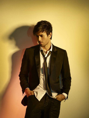 

Enrique Iglesias Photographic Paper(18 inch X 12 inch, Rolled)