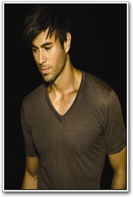 

Enrique Photographic Paper(18 inch X 12 inch)
