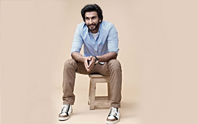 

BOLLYWOOD STAR RANVEER SINGH CUTE HD WALLPAPER ON FINE ART PAPER Fine Art Print(19 inch X 13 inch, Rolled)