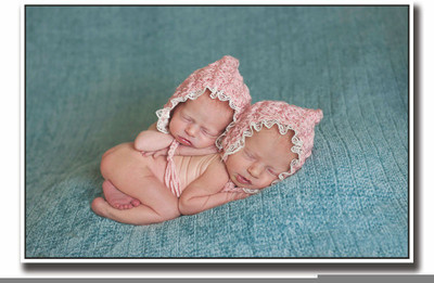 

Posterhouzz Two super cute babies Fine Art Print(12 inch X 18 inch, Rolled)