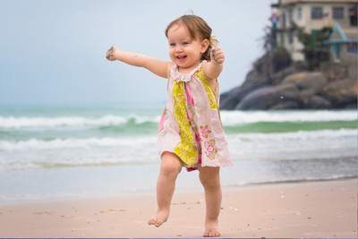 

Posterhouzz Baby in Beach Poster Paper Print(12 inch X 18 inch, Rolled)