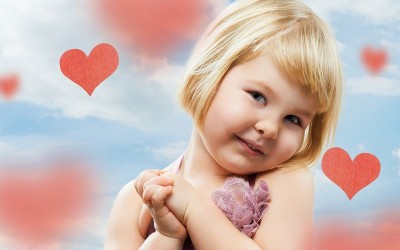 

Posterhouzz Little Girl In Hearts Photographic Paper(12 inch X 18 inch, Rolled)