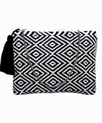 

Diwaah Handcrafted Pouch(Multicolor)