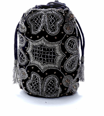 

Diwaah Black beautiful embroidary draw string Potli(Black)