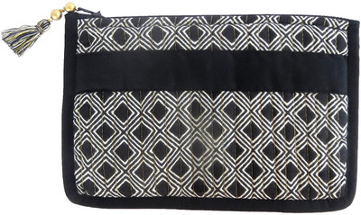 

Needlecrest Cotton Quilted Pouch(Black)