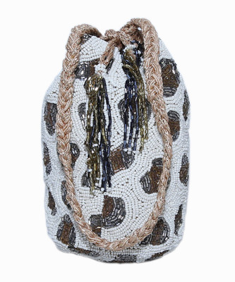 

Diwaah Handcrafted Potli(White)