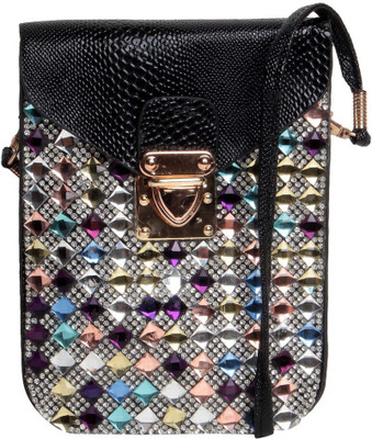 

Reedra Bridal Pouch(Black)
