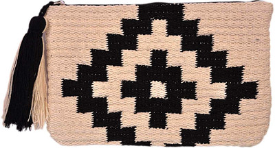 

Diwaah Diwaah!! Beautiful rug hand pouch. Pouch(White)