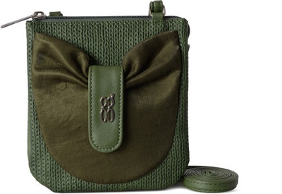 

Baggit Lmp Hunibuni Jhuti Olive Mobile Pouch(Green)