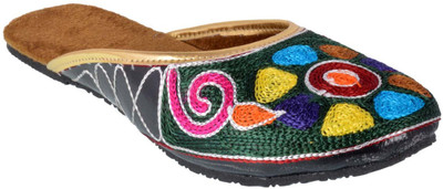 

DFR Women 34,Maroon Flats