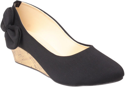 

MSC Women Black Wedges