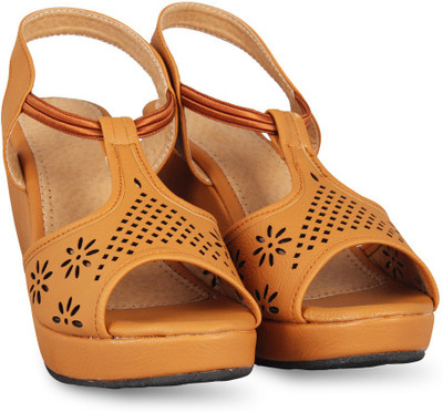 

Anand Archies Girls Wedges, Tan