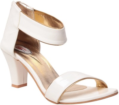 

MSC Women White Heels