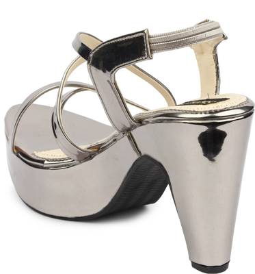 Shoetopia Women White Heels
