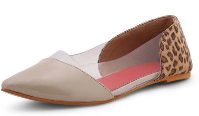 

Zaera Women Beige Flats