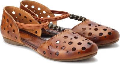 

Catwalk Women TAN Flats
