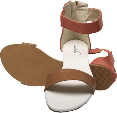

Wanderlust Women GOLDEN Flats