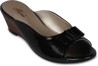 

Flora Women 01, Black Wedges
