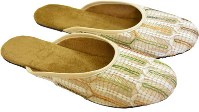 

Myra Women Off-White Flats