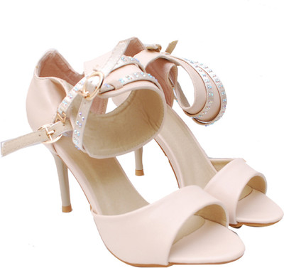

Ilo Women BEIGE Heels