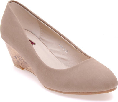 

Flat n Heels Women Khaki Wedges