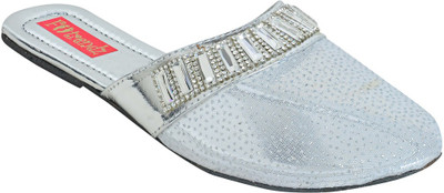 

Footrendz Women Silver Flats