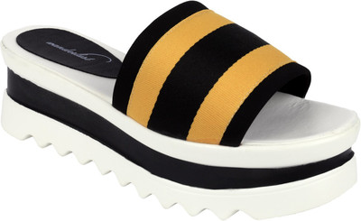 

Wanderlust Women Black Flats