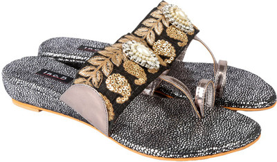 

Inc.5 Women gun metal Flats