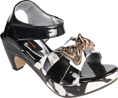 

Trilokani Girls Sports Sandals(Black
