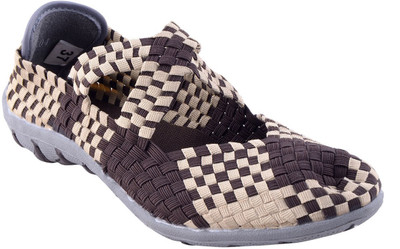 

Adorn Women Coffee Flats