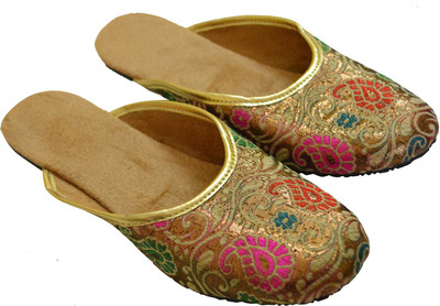 

Myra Women Multi Flats