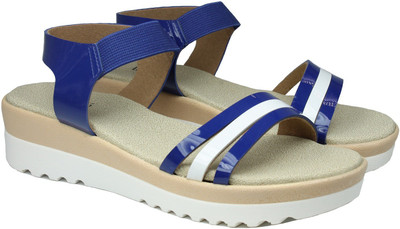 

Inc.5 Women BLUE Flats