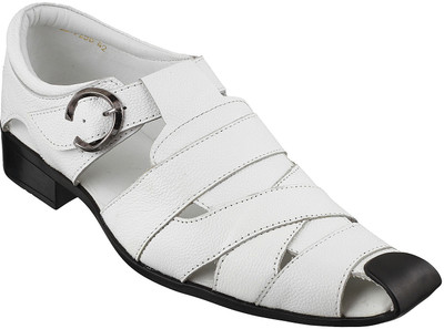 

Mochi Men 16, White Flats