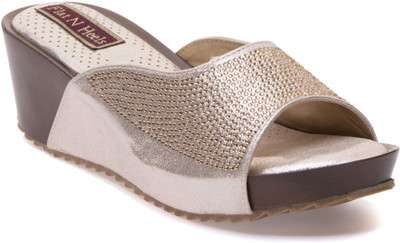 

Flat n Heels Women GOLD Wedges