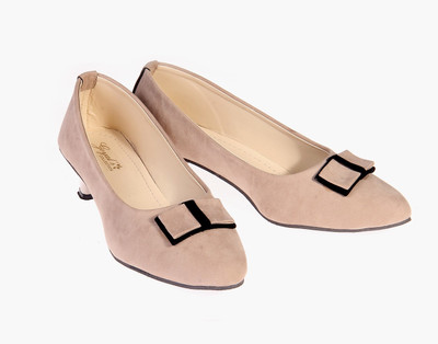 

Goyal Women Beige::Black Heels