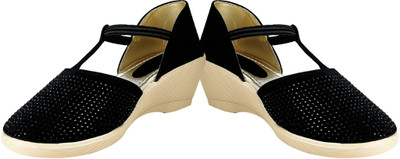 

Rare Women Black Wedges